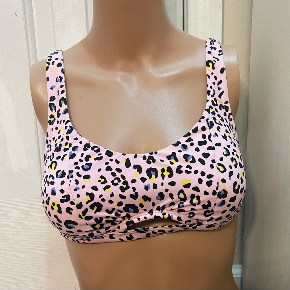 🎯 Beach Betty pink leopard swim top